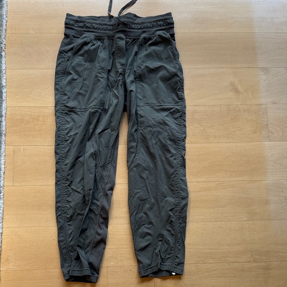 Lululemon cropped army green Jogger Pants - 6 - Picture 1 of 7
